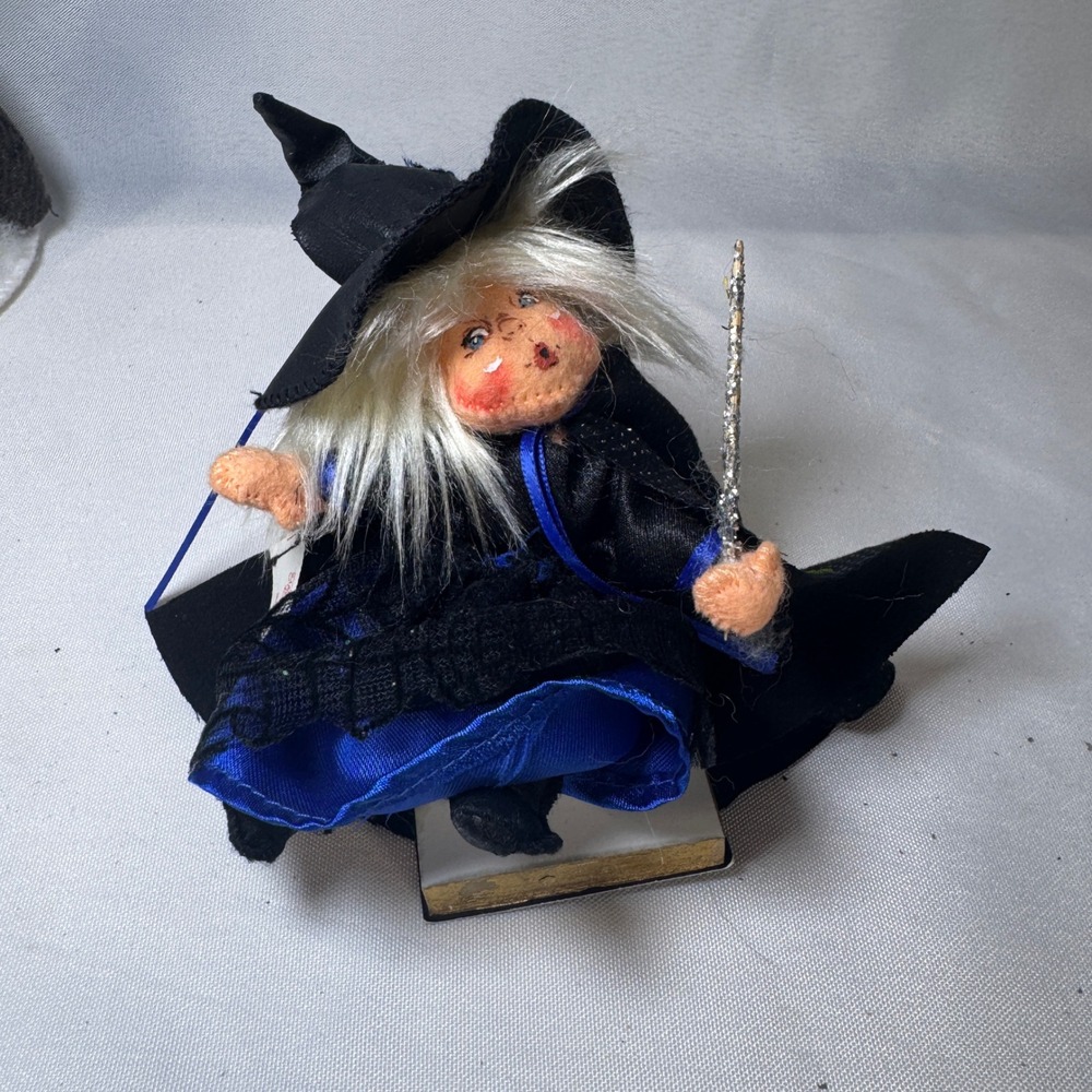 Annalee Mobilitee 2003 Witch Doll Blue Black Spiderweb Lace Wand Gold Book 6in